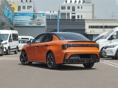 Lynk&Co 03  Фото №6